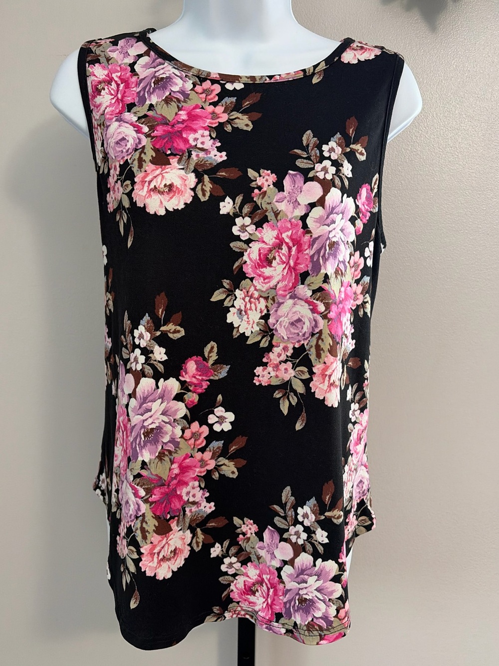 Bom Bom Black Floral Sleeveless Tank Top with Pink Bouquet